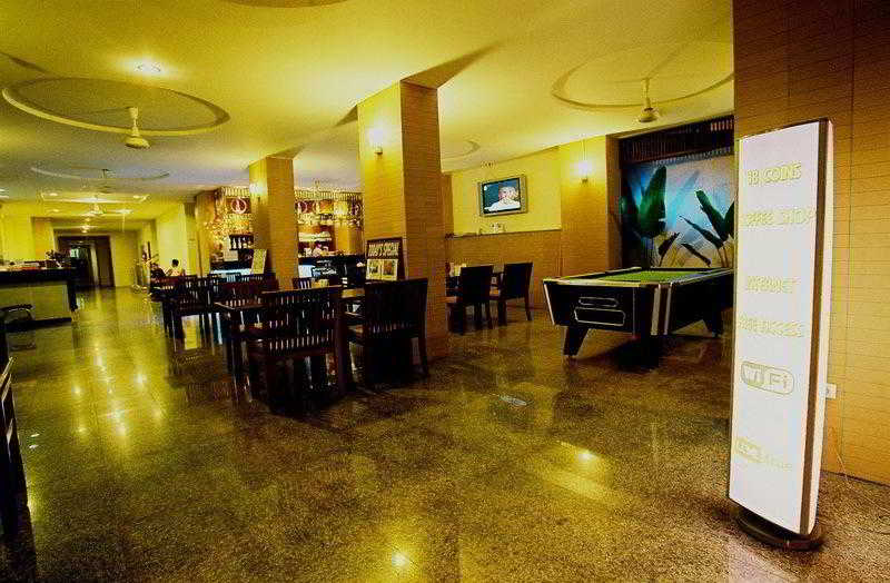 18 Coins Cafe & Hostel