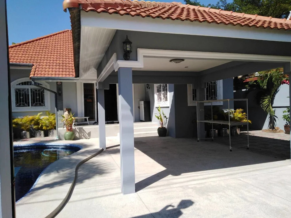 Annvilla Three