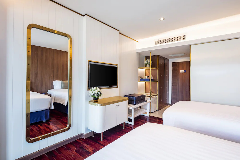 A-One The Royal Cruise Hotel