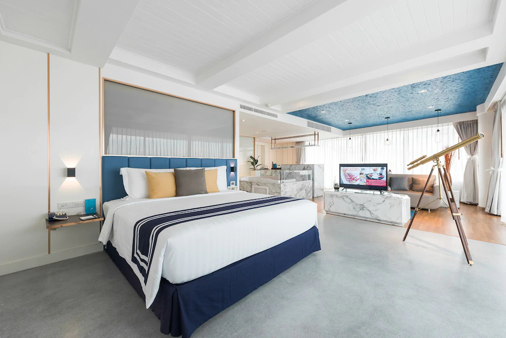A-One The Royal Cruise Hotel