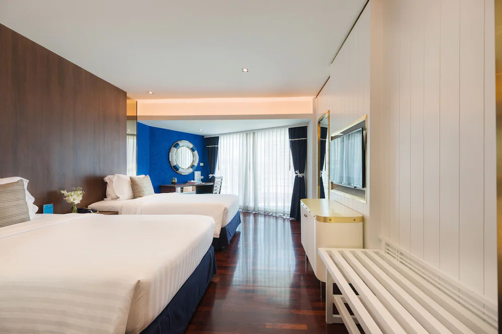 A-One The Royal Cruise Hotel