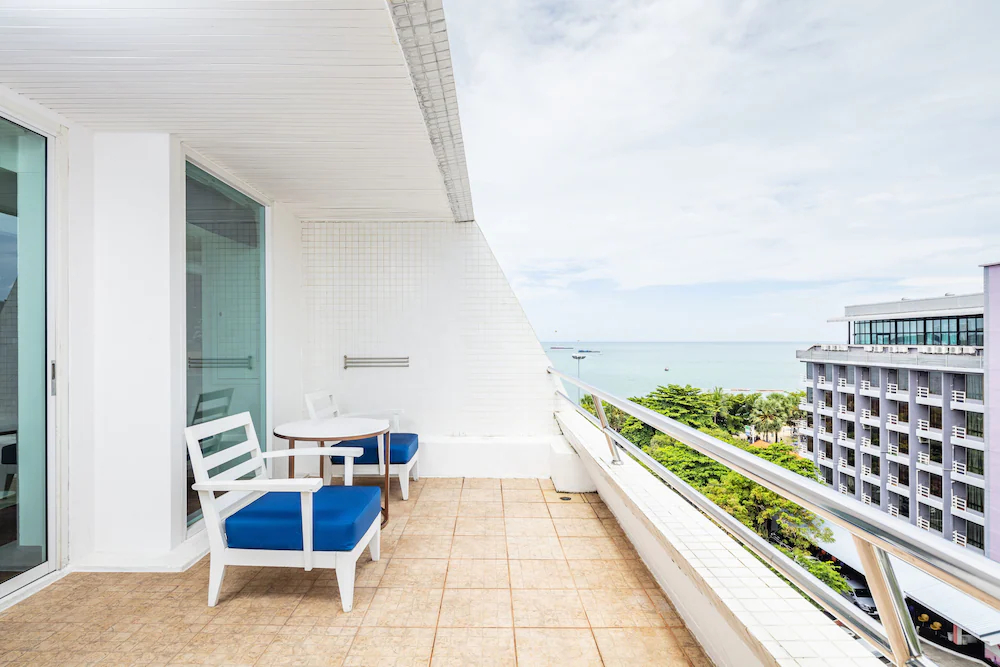 A-One The Royal Cruise Hotel