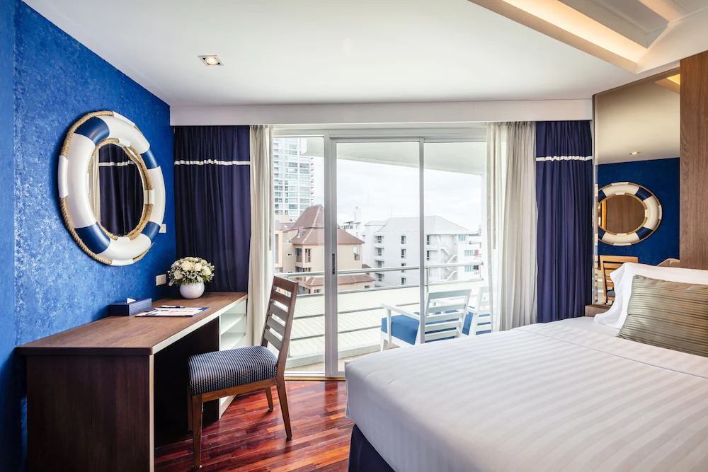 A-One The Royal Cruise Hotel
