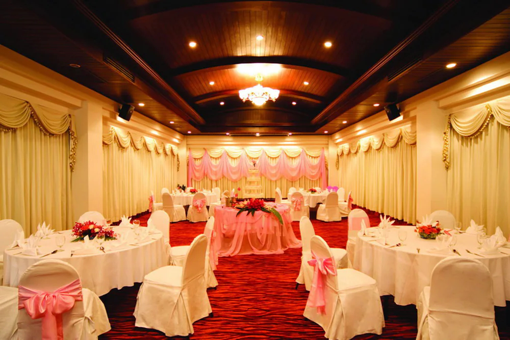 A-One The Royal Cruise Hotel