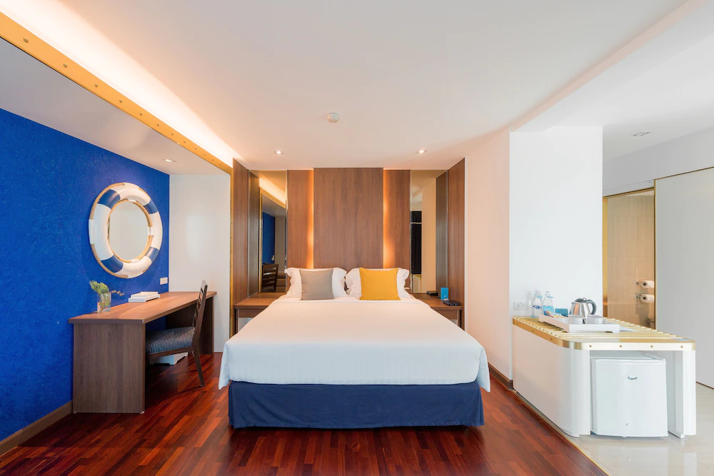 A-One The Royal Cruise Hotel