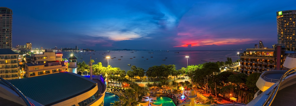 A-One The Royal Cruise Hotel