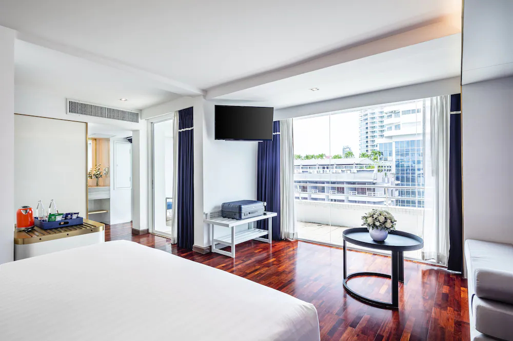 A-One The Royal Cruise Hotel