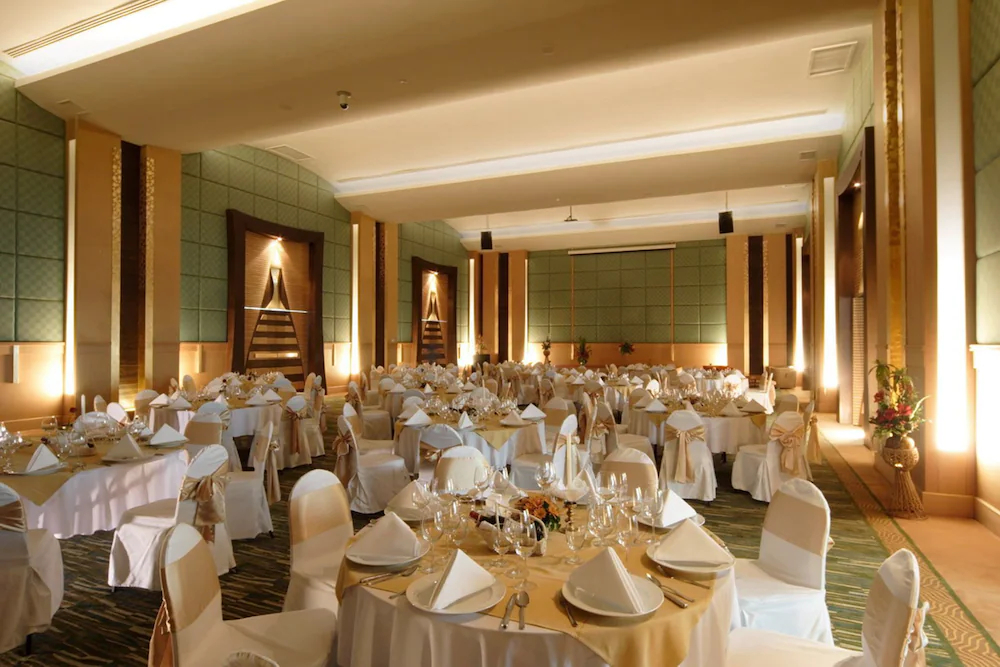 A-One The Royal Cruise Hotel