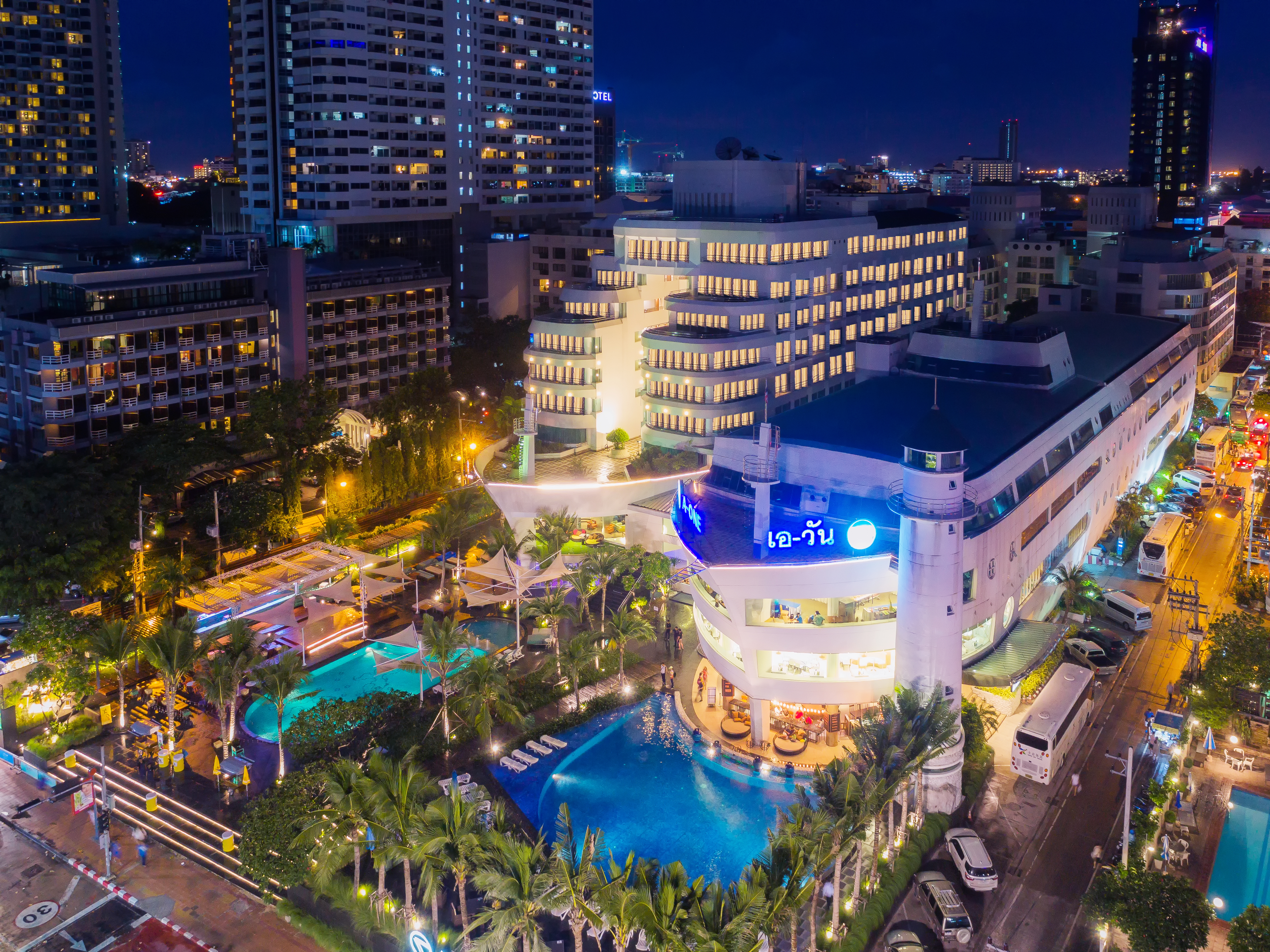 A-One The Royal Cruise Hotel & New Wing Hotel