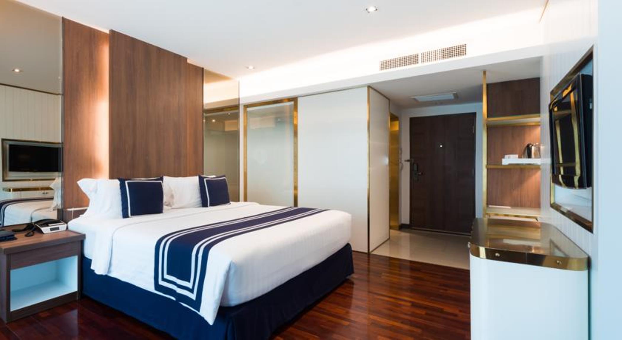 A-One The Royal Cruise Hotel & New Wing Hotel