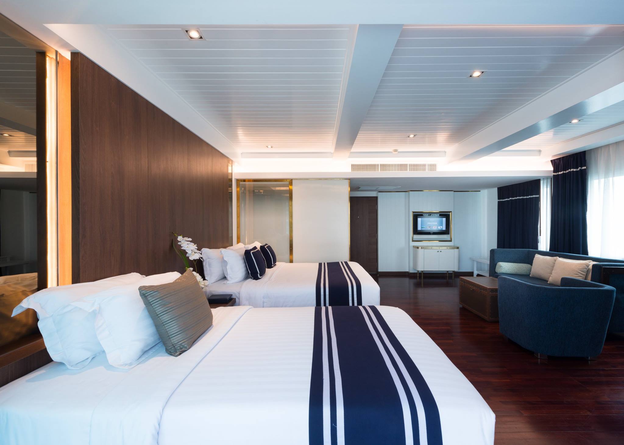 A-One The Royal Cruise Hotel & New Wing Hotel