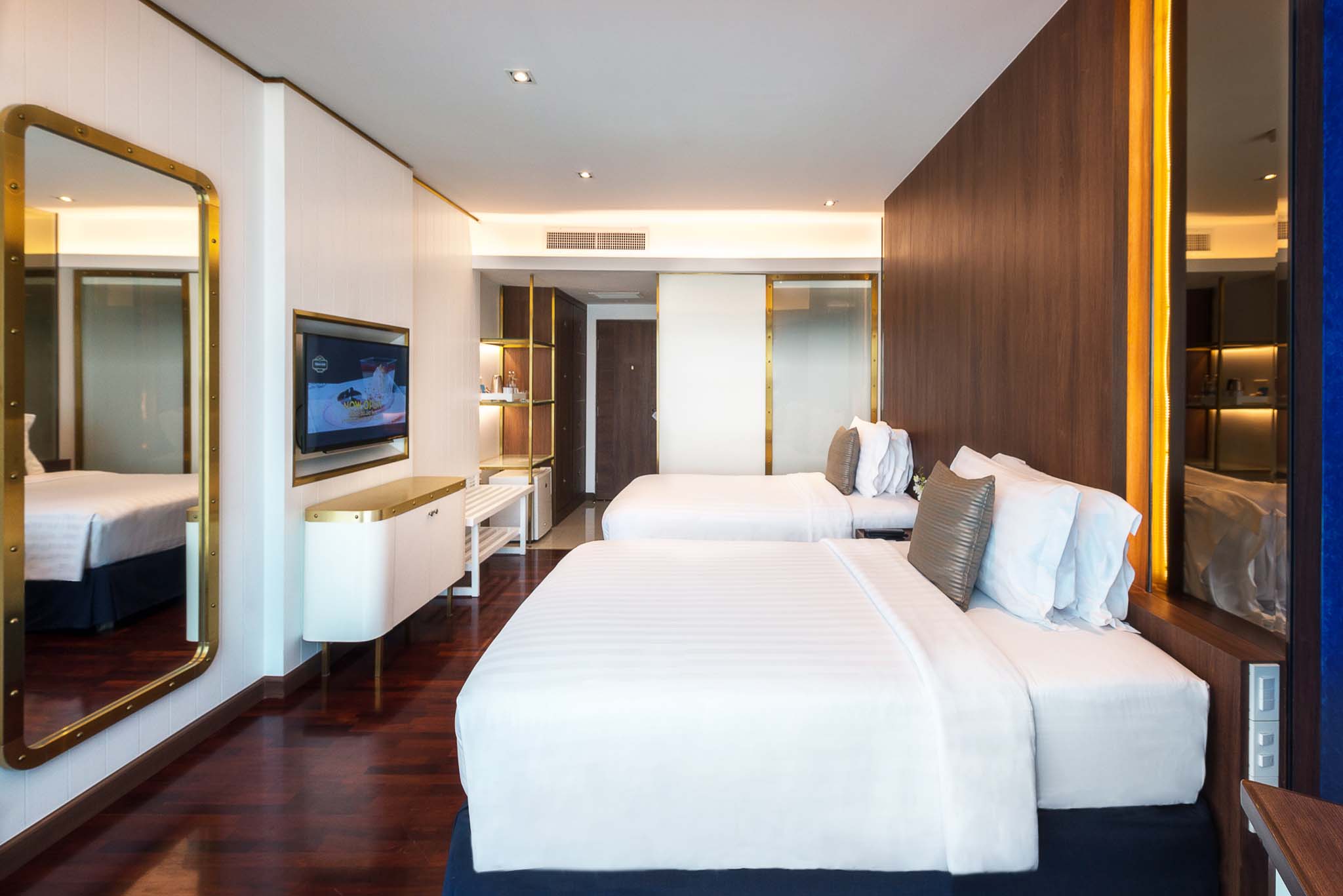 A-One The Royal Cruise Hotel & New Wing Hotel