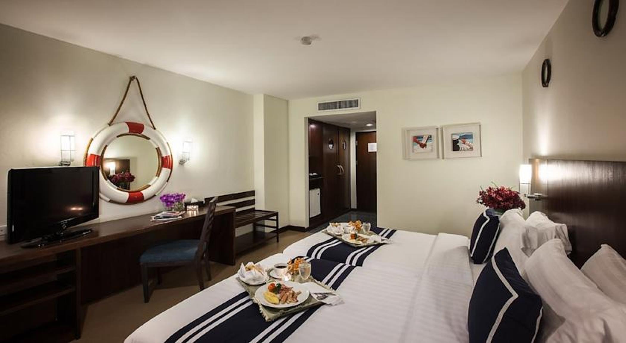 A-One The Royal Cruise Hotel & New Wing Hotel