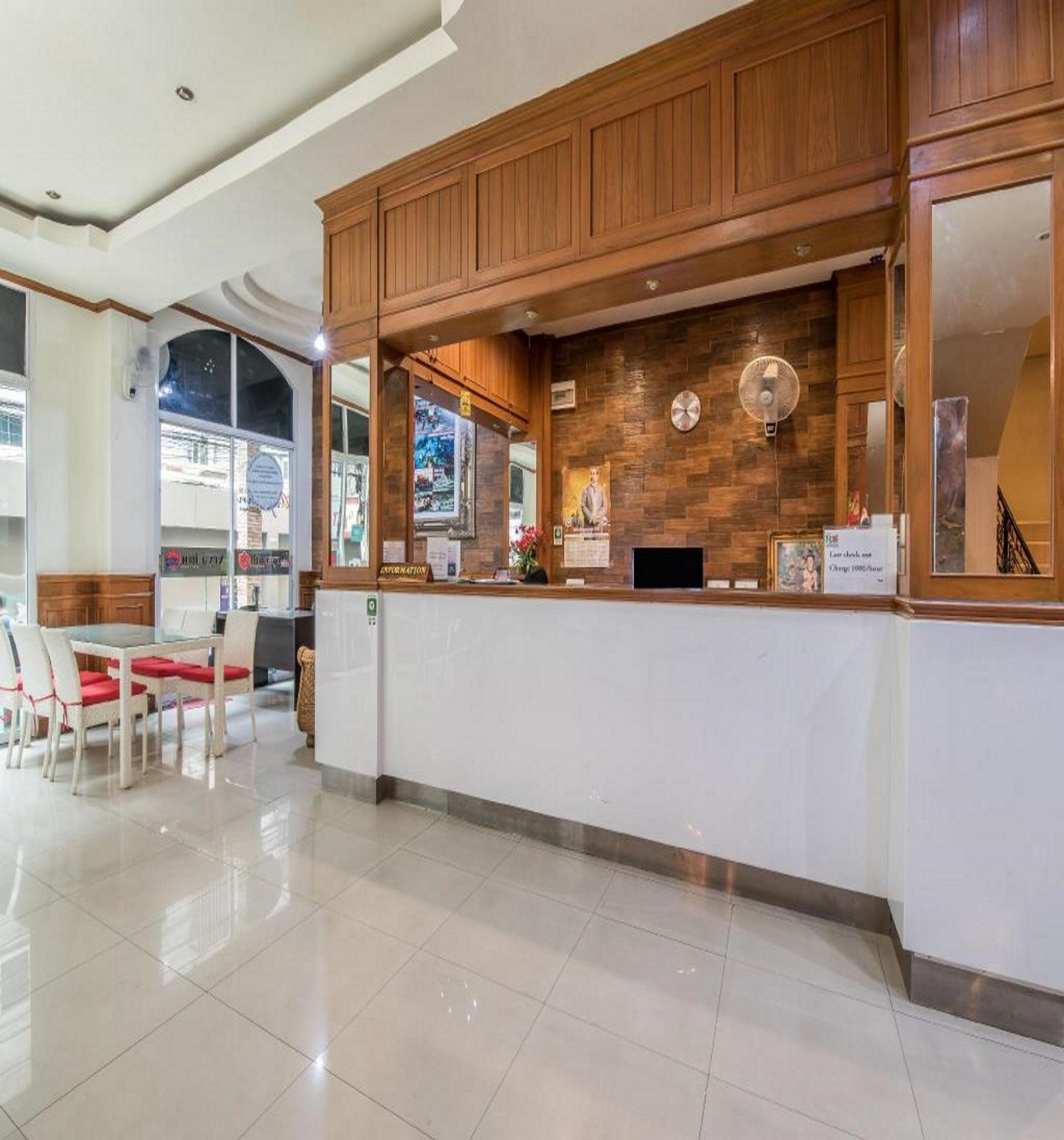 Arya Inn Pattaya Beach Hotel