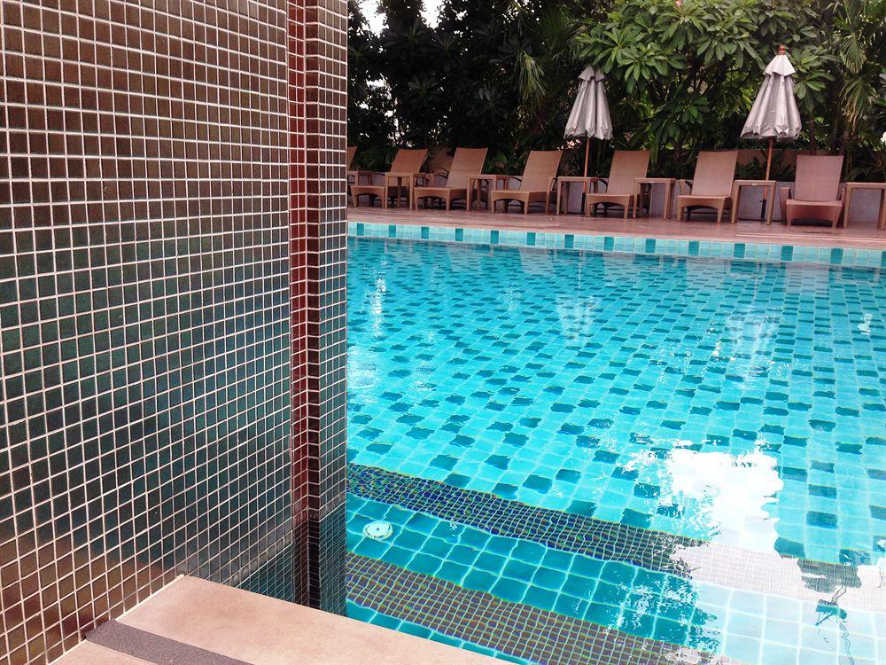 August Suites