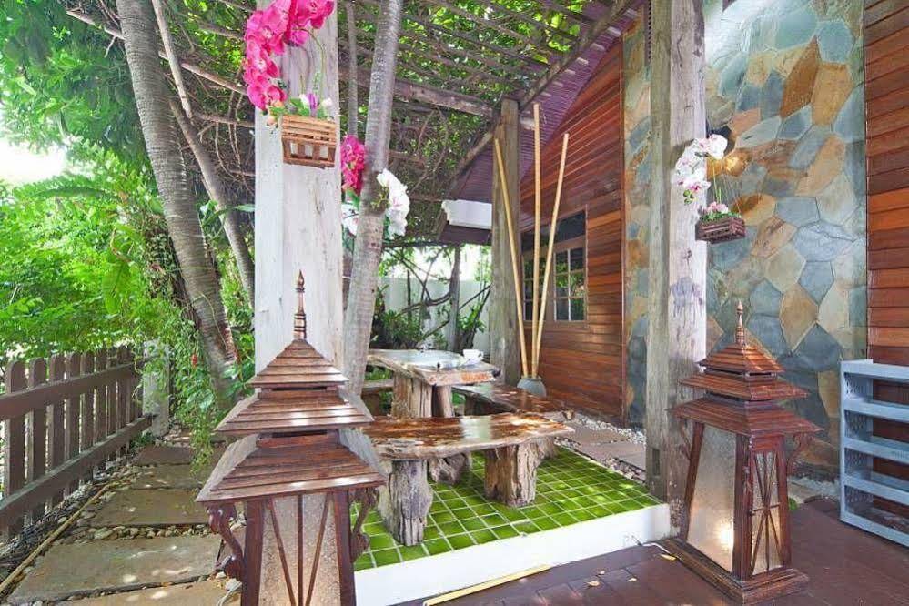Baan Ruean Thai