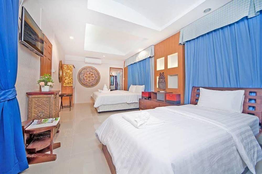 Baan Ruean Thai