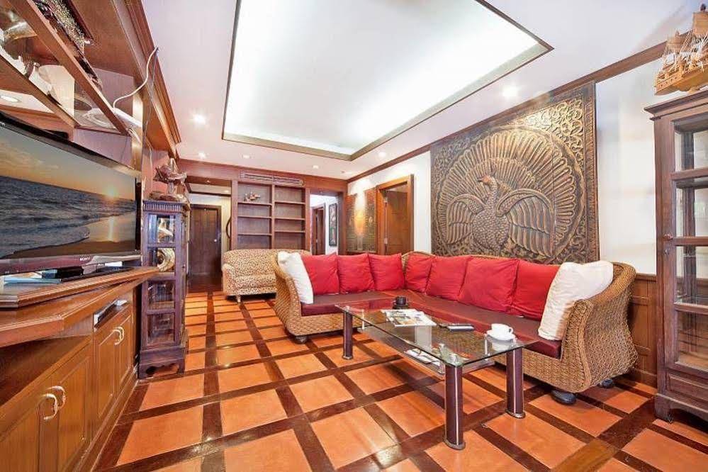 Baan Ruean Thai