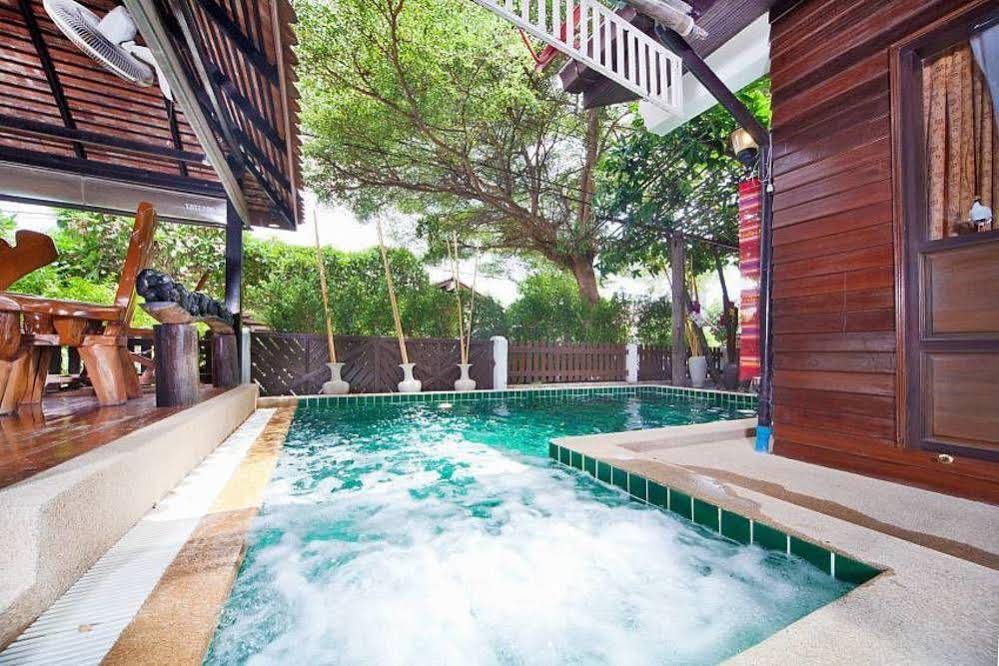 Baan Ruean Thai
