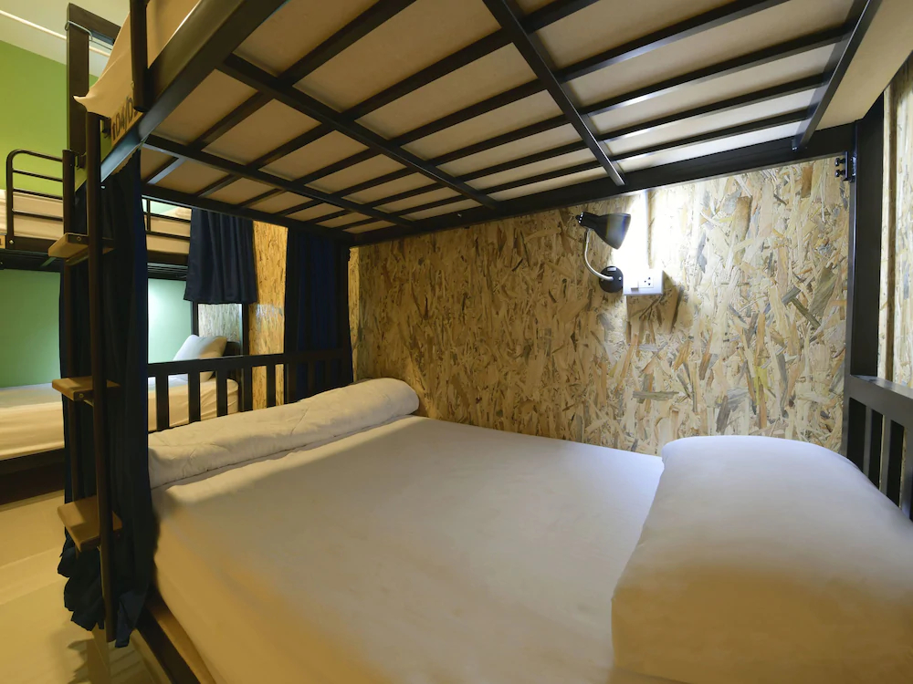 Baan Wararin Hostel by OYO Rooms