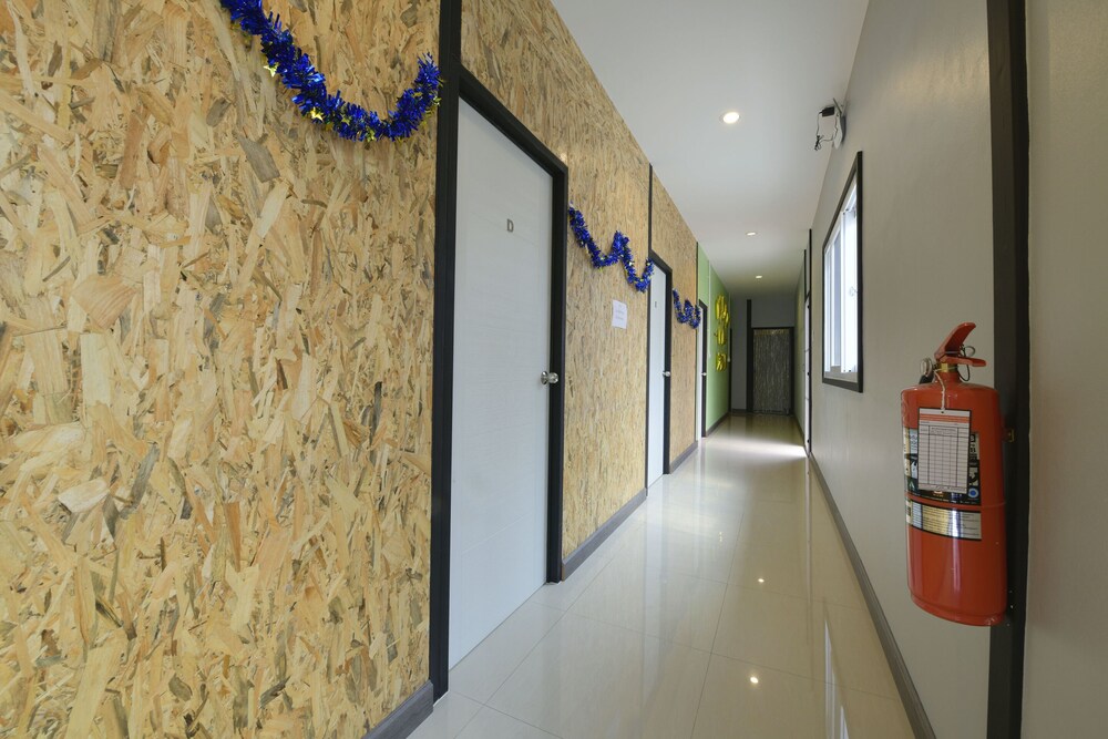 Baan Wararin Hostel by OYO Rooms