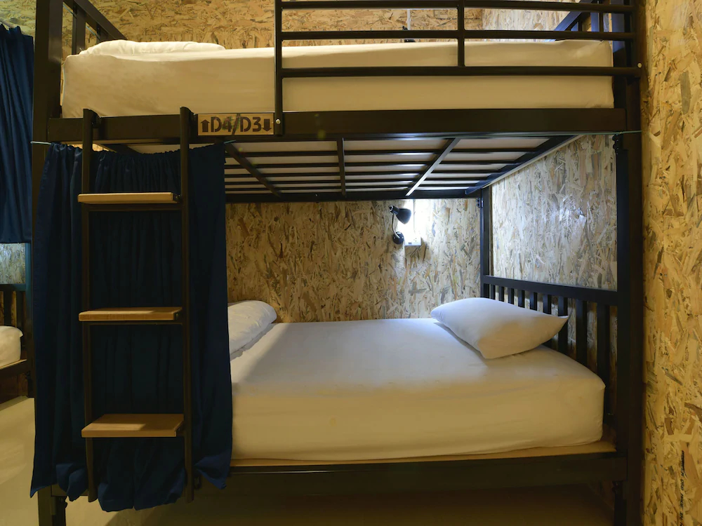 Baan Wararin Hostel by OYO Rooms