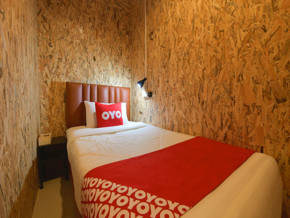 Baan Wararin Hostel by OYO Rooms