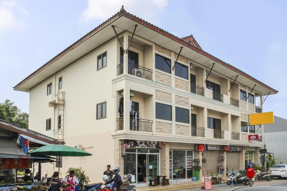 Baan Wararin Hostel by OYO Rooms
