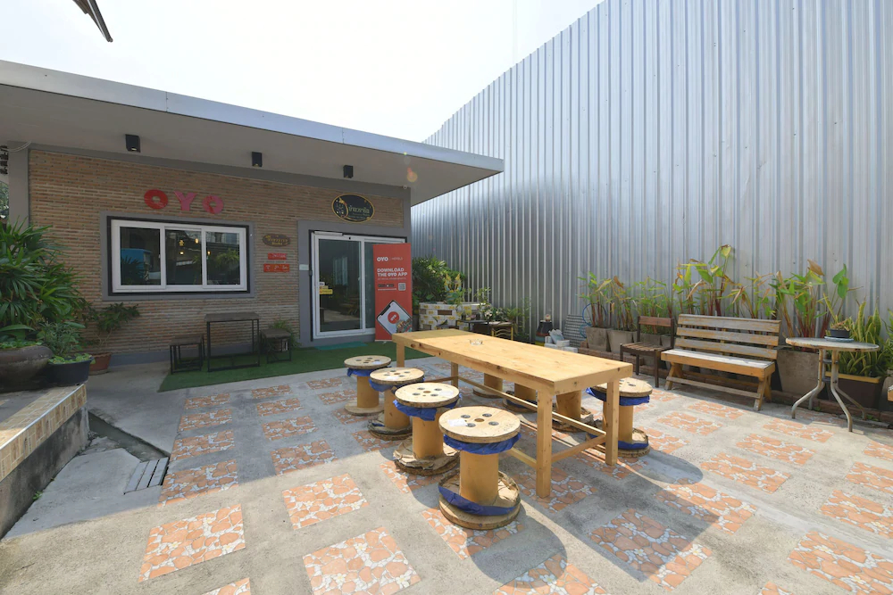Baan Wararin Hostel by OYO Rooms