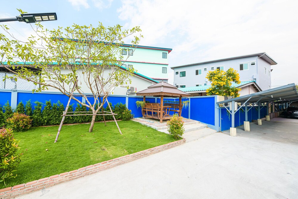 Blue Bed Pattaya Sha By Zuzu