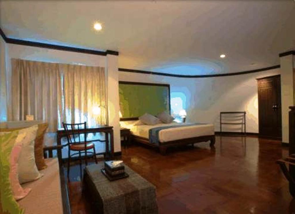 Cucumber Inn Suites