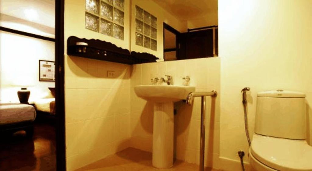 Cucumber Inn Suites