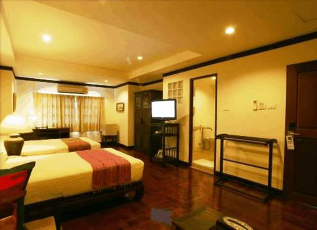 Cucumber Inn Suites