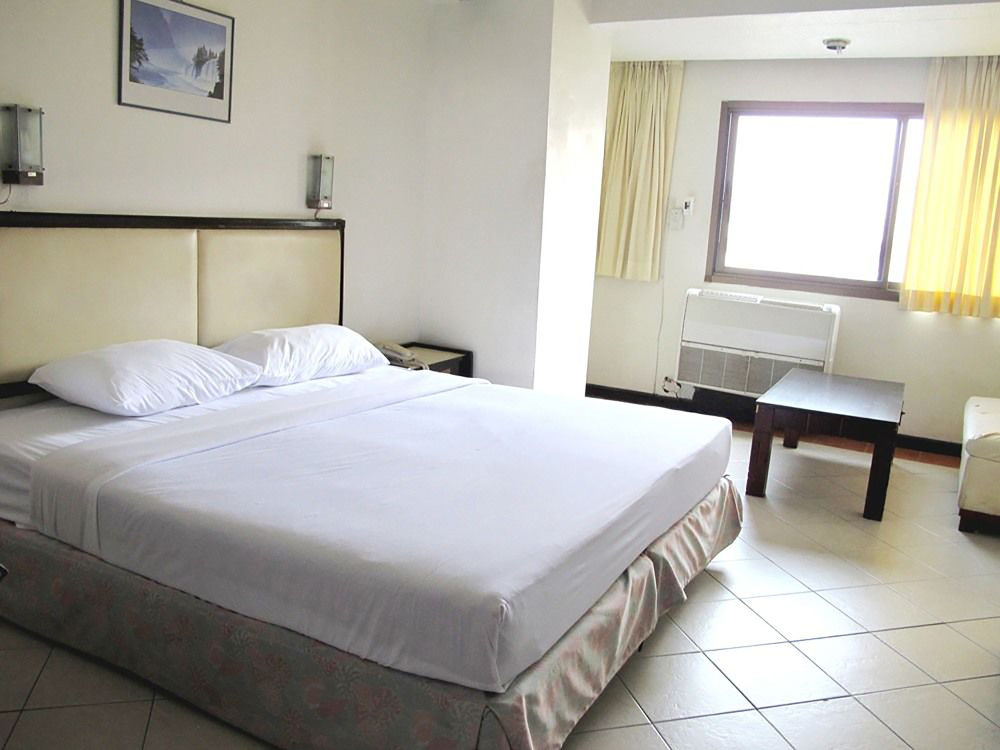 Diamond Beach Hotel