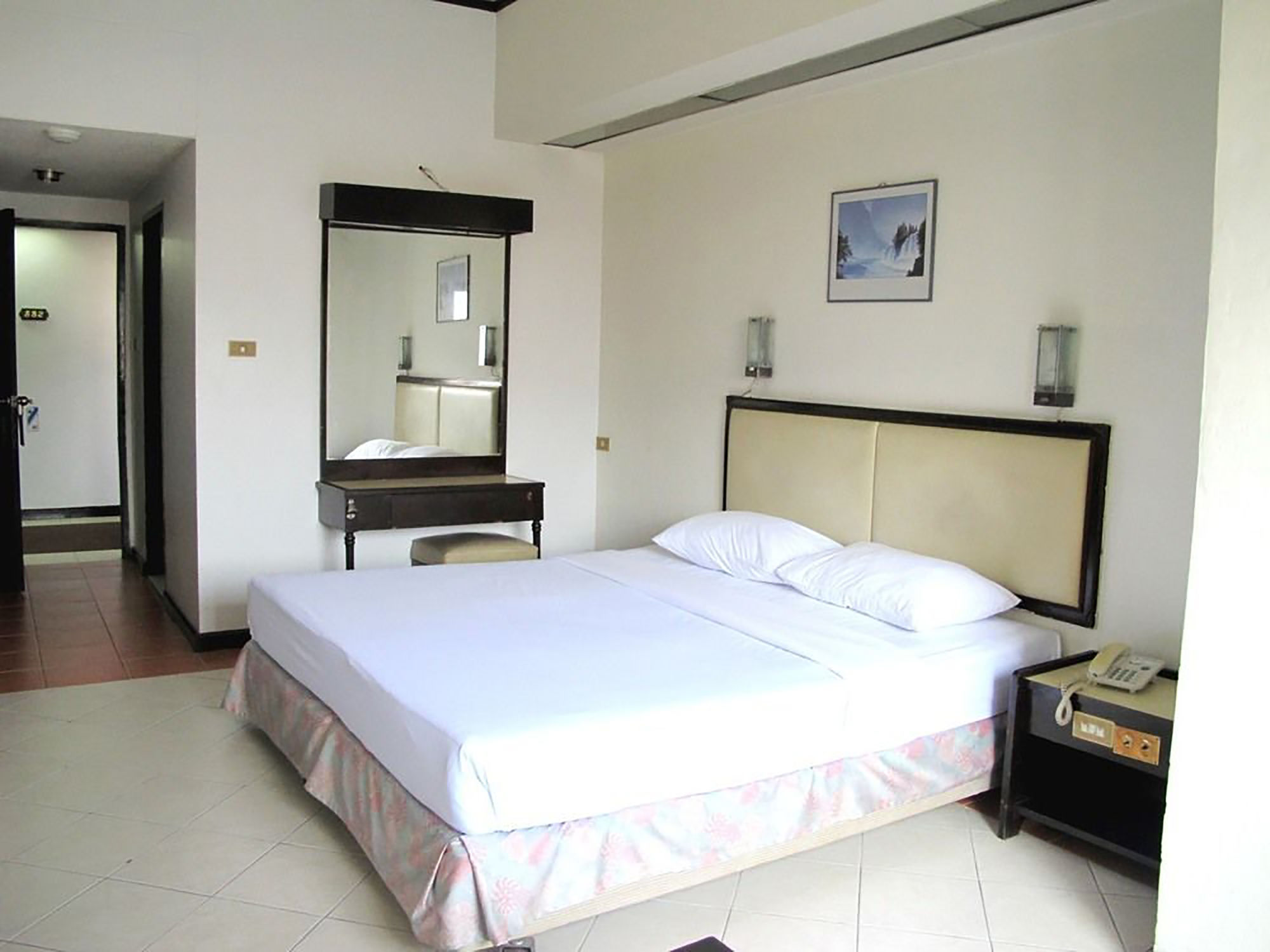Diamond Beach Hotel