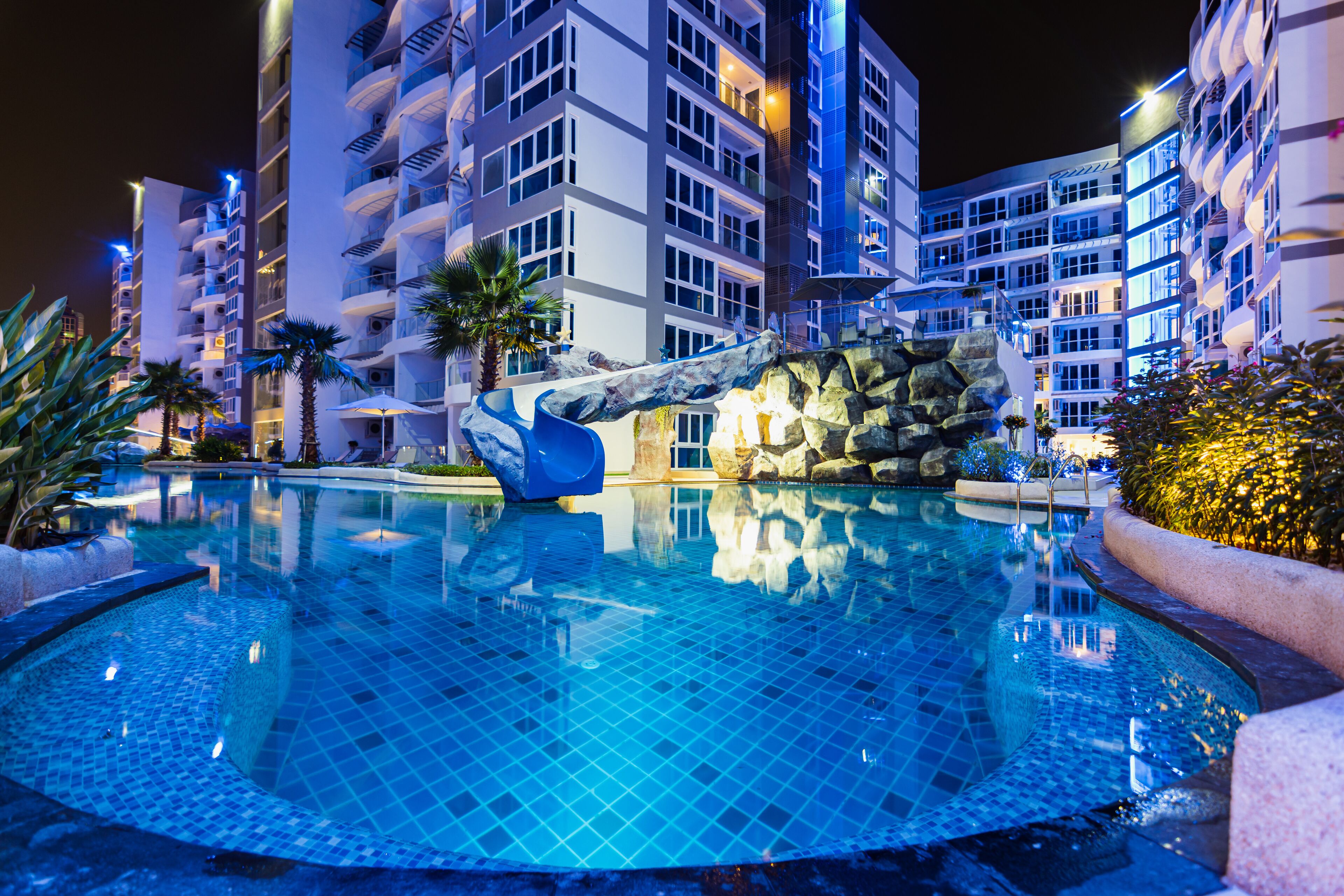 Grand Avenue by Pattaya Holiday