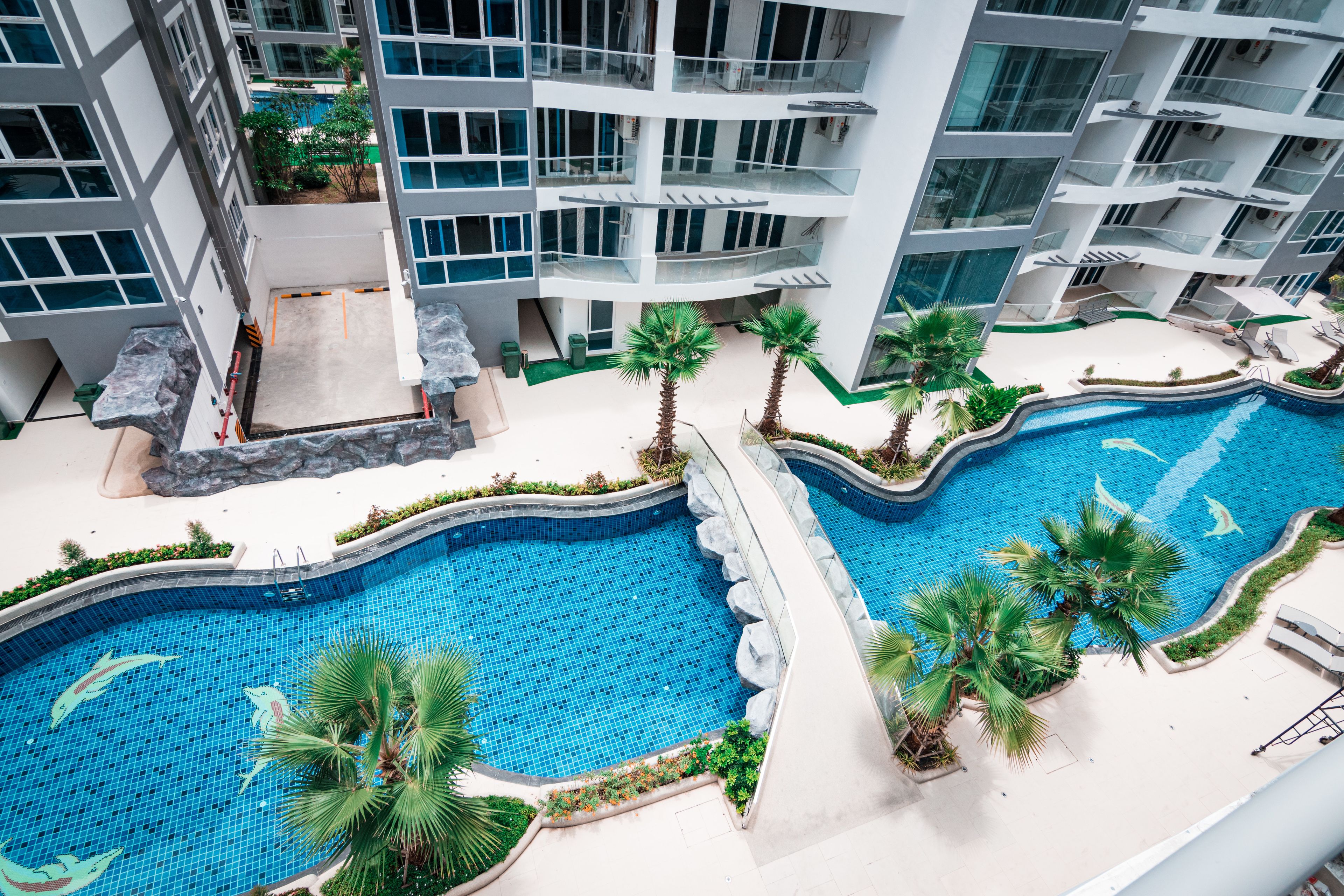 Grand Avenue by Pattaya Holiday