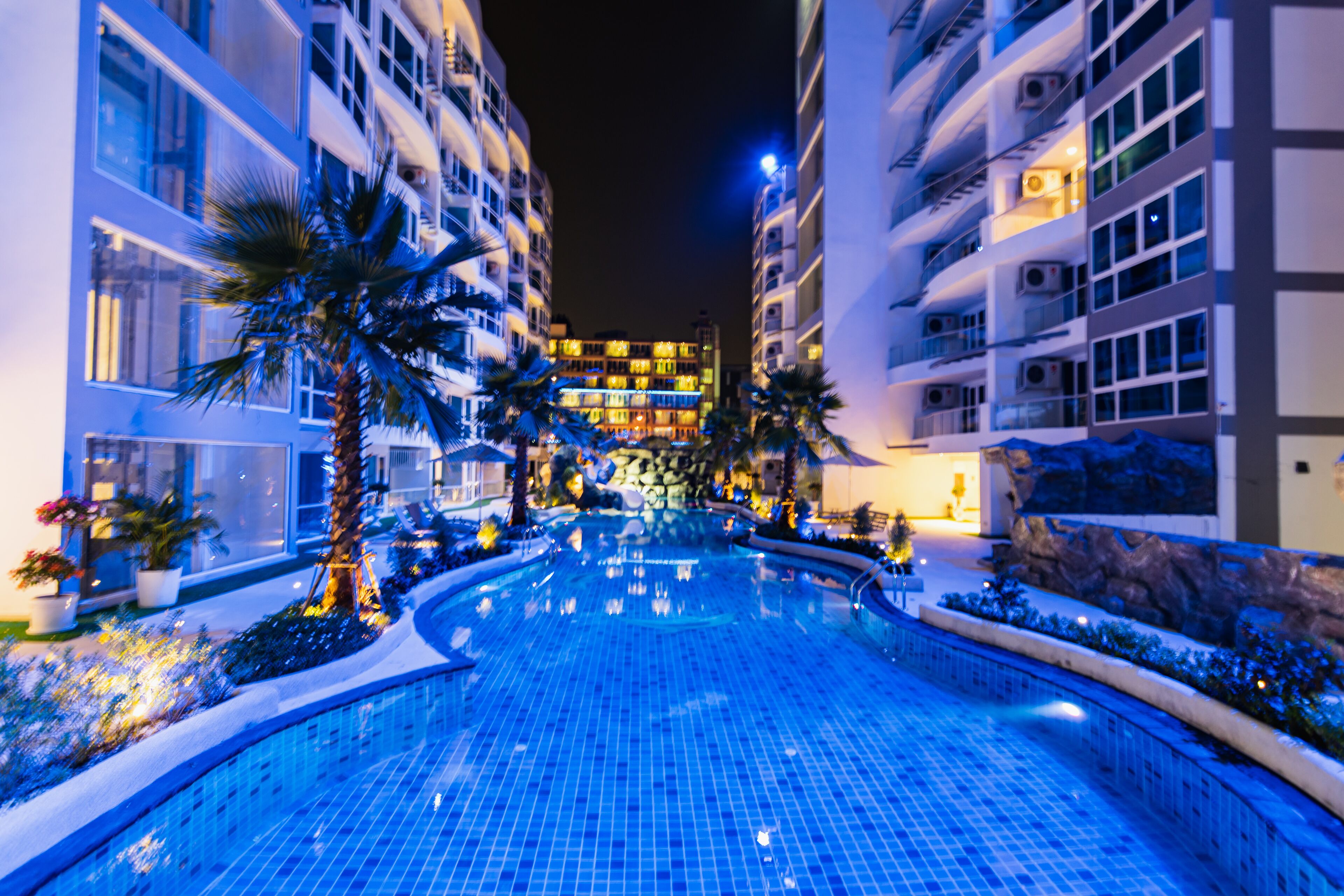Grand Avenue by Pattaya Holiday