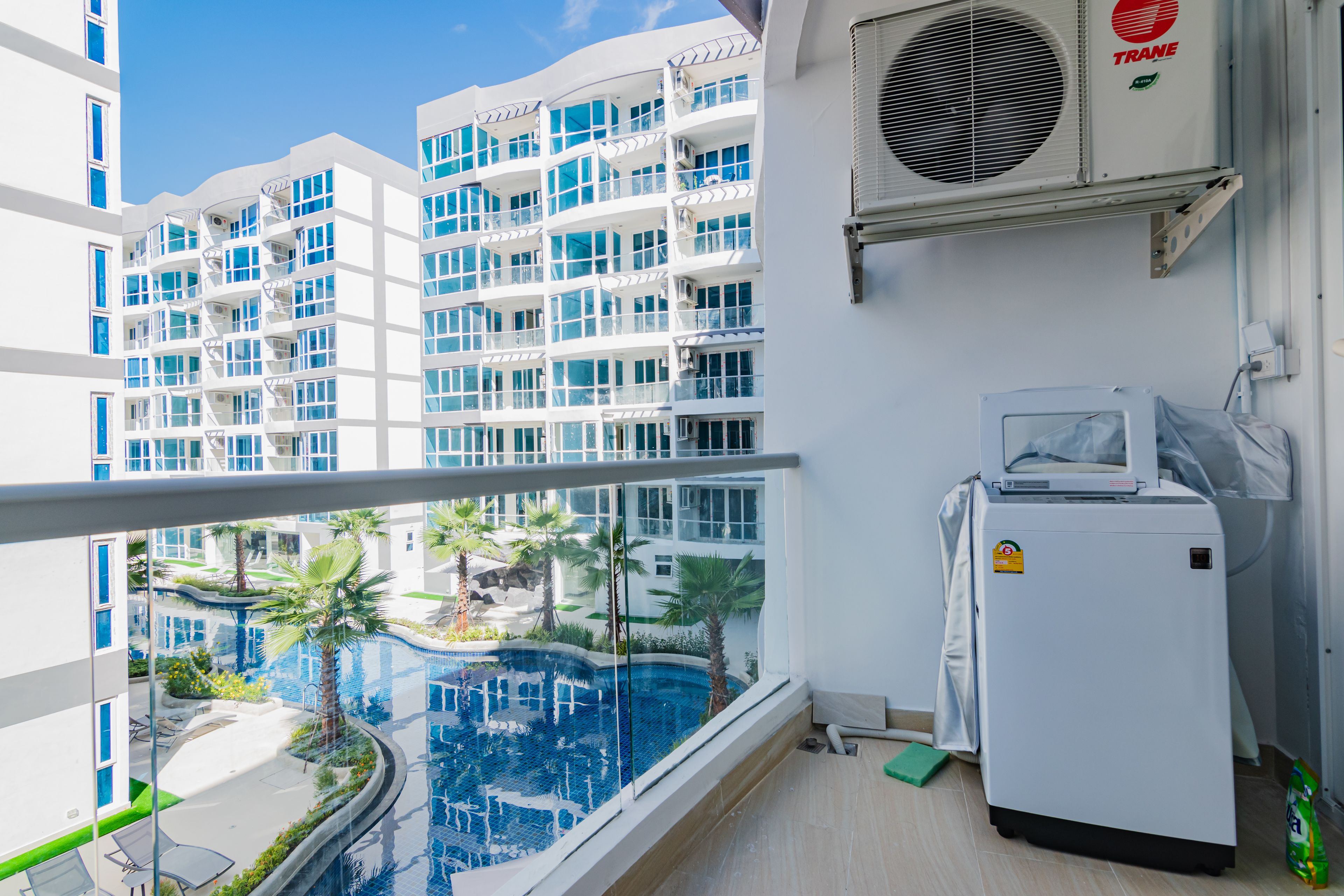Grand Avenue by Pattaya Holiday