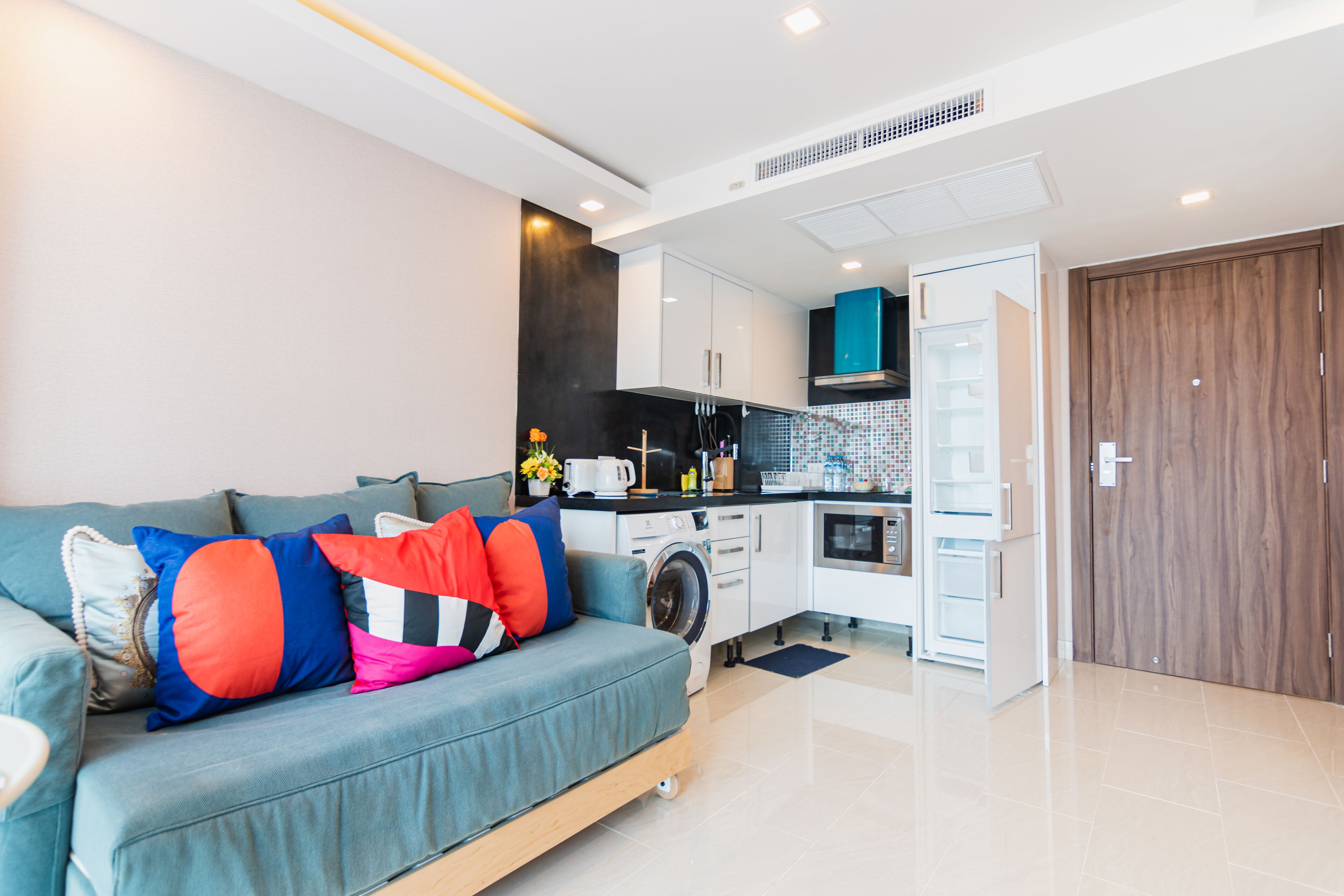 Grand Avenue by Pattaya Holiday