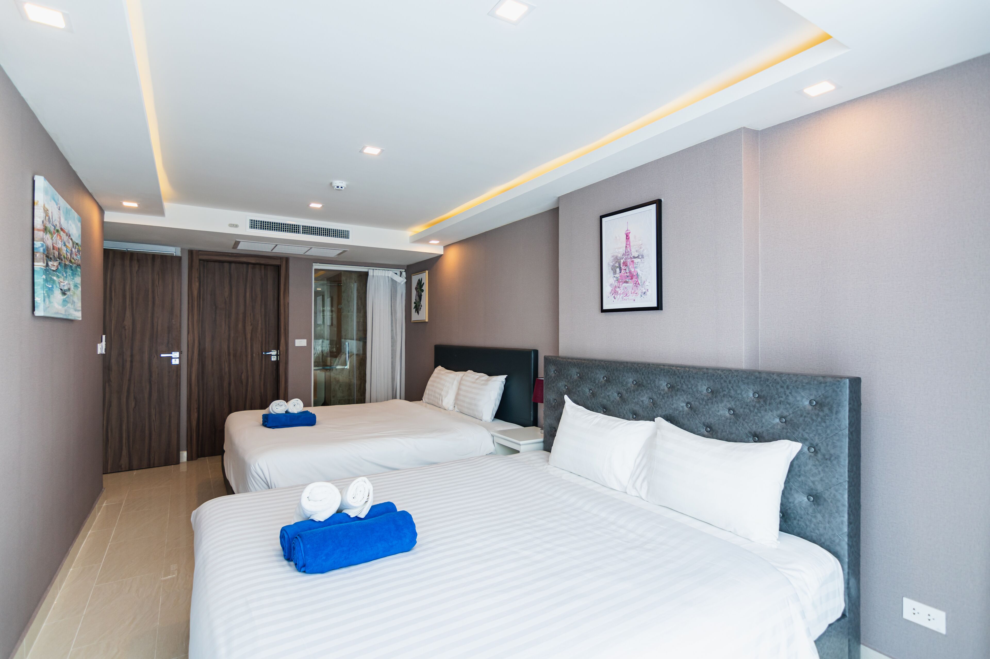 Grand Avenue by Pattaya Holiday
