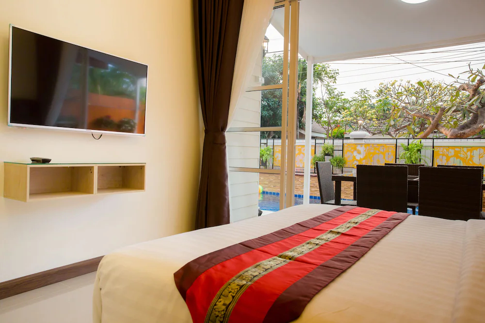 Grand Condo Montra Pool Villa