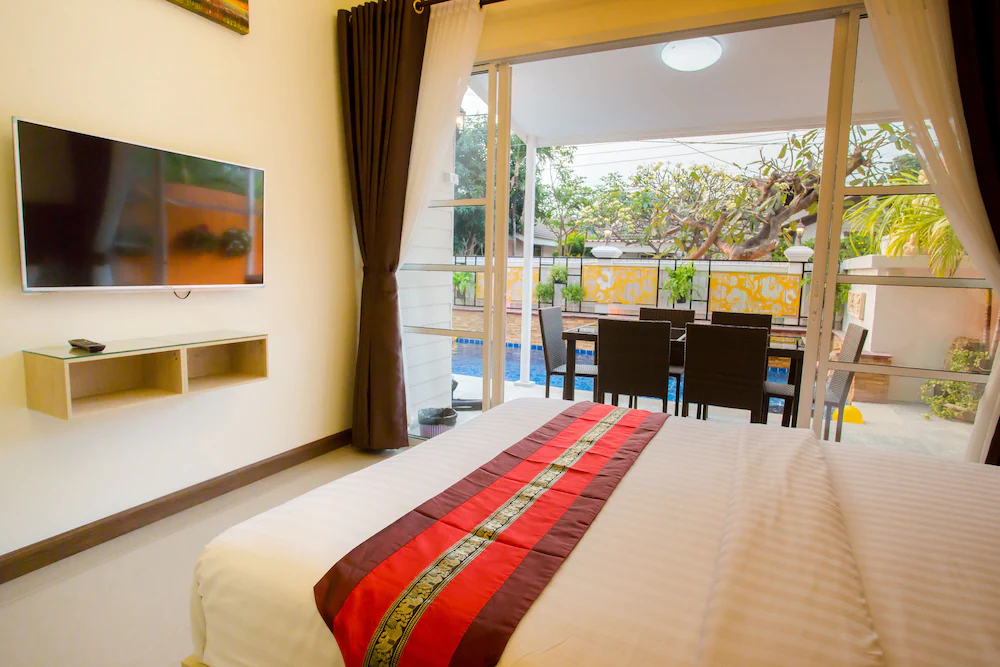 Grand Condo Montra Pool Villa