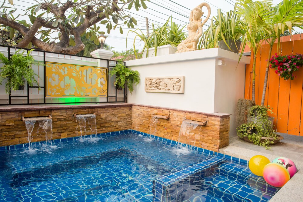 Grand Condo Montra Pool Villa