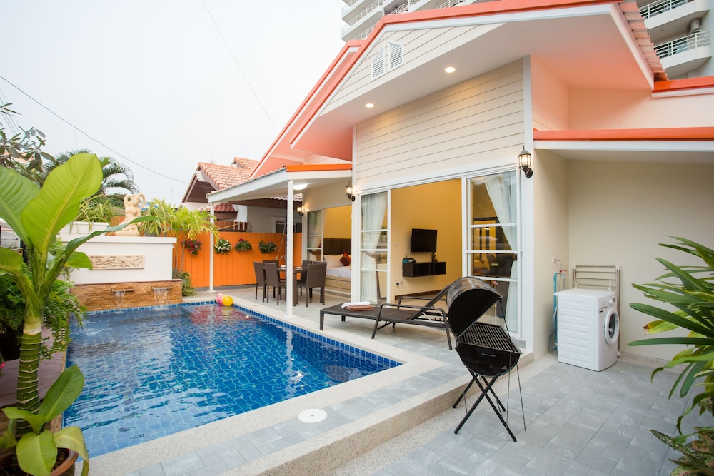 Grand Condo Montra Pool Villa