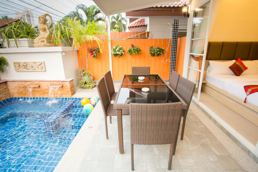 Grand Condo Montra Pool Villa