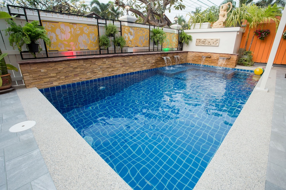 Grand Condo Montra Pool Villa