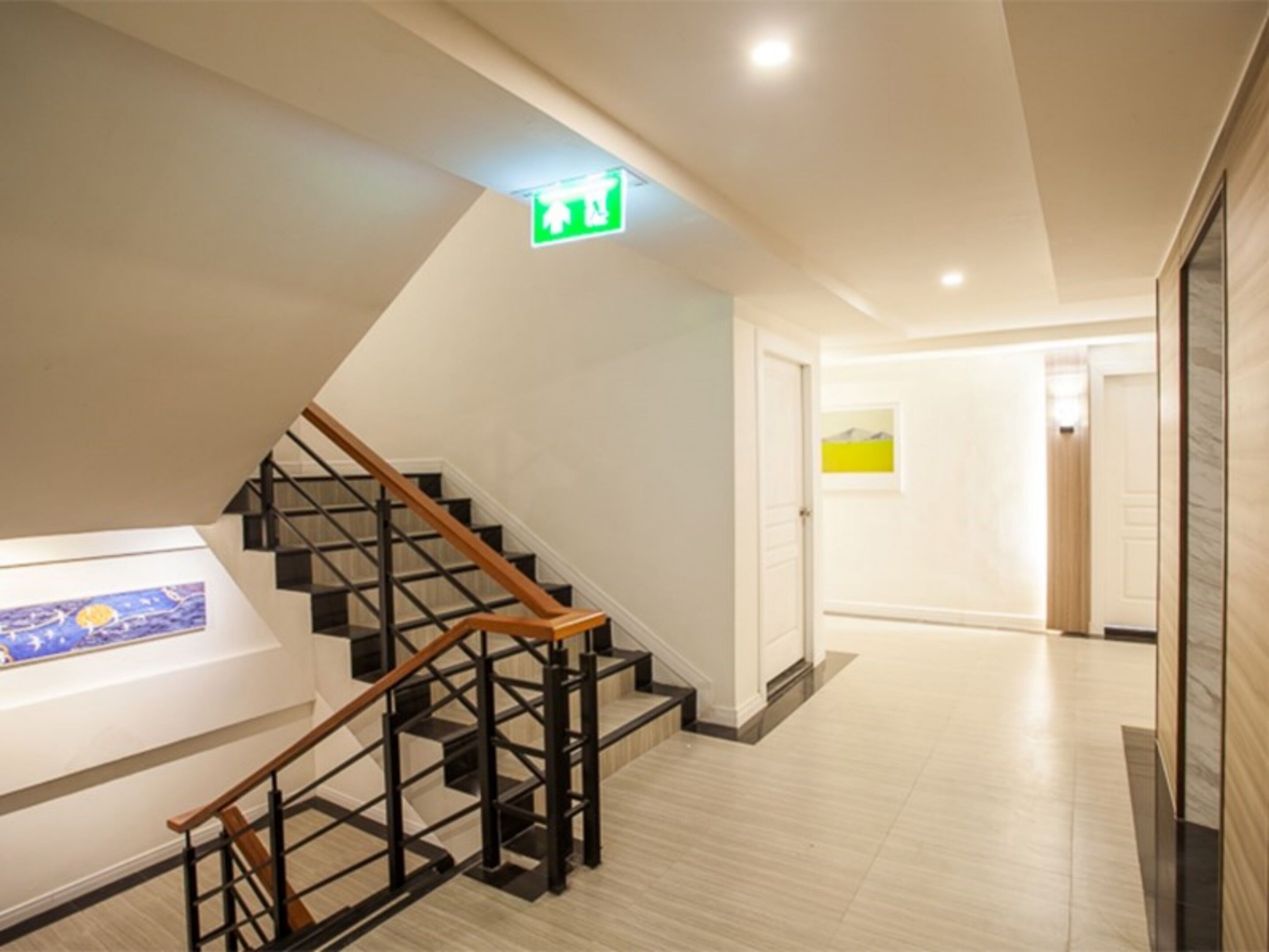 HT9 Hotel