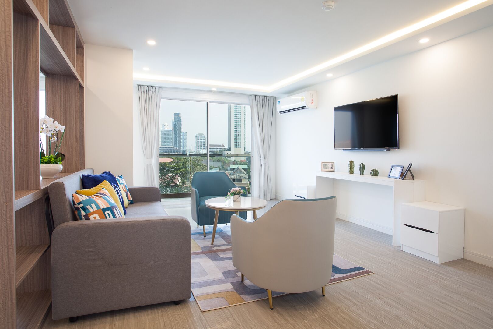 HT9 Hotel