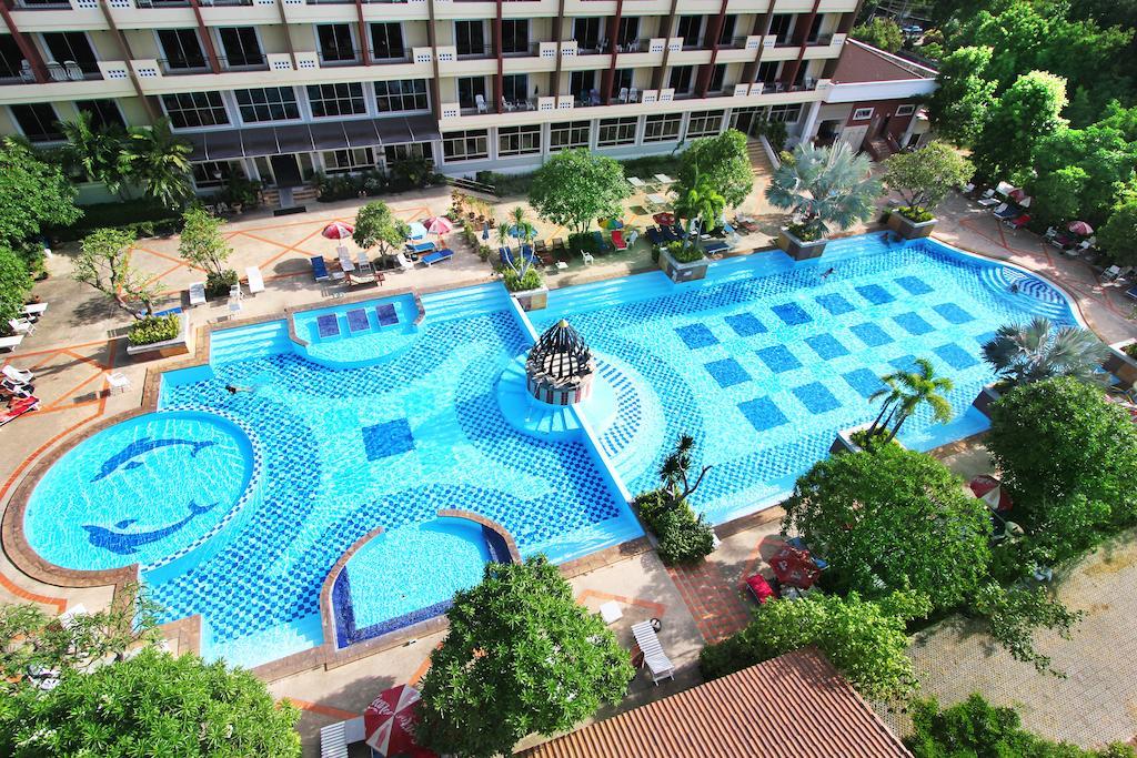 Lek Villa